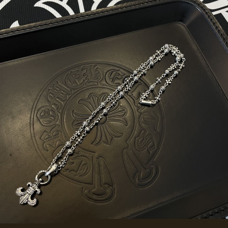Ch**me He**ts necklaces